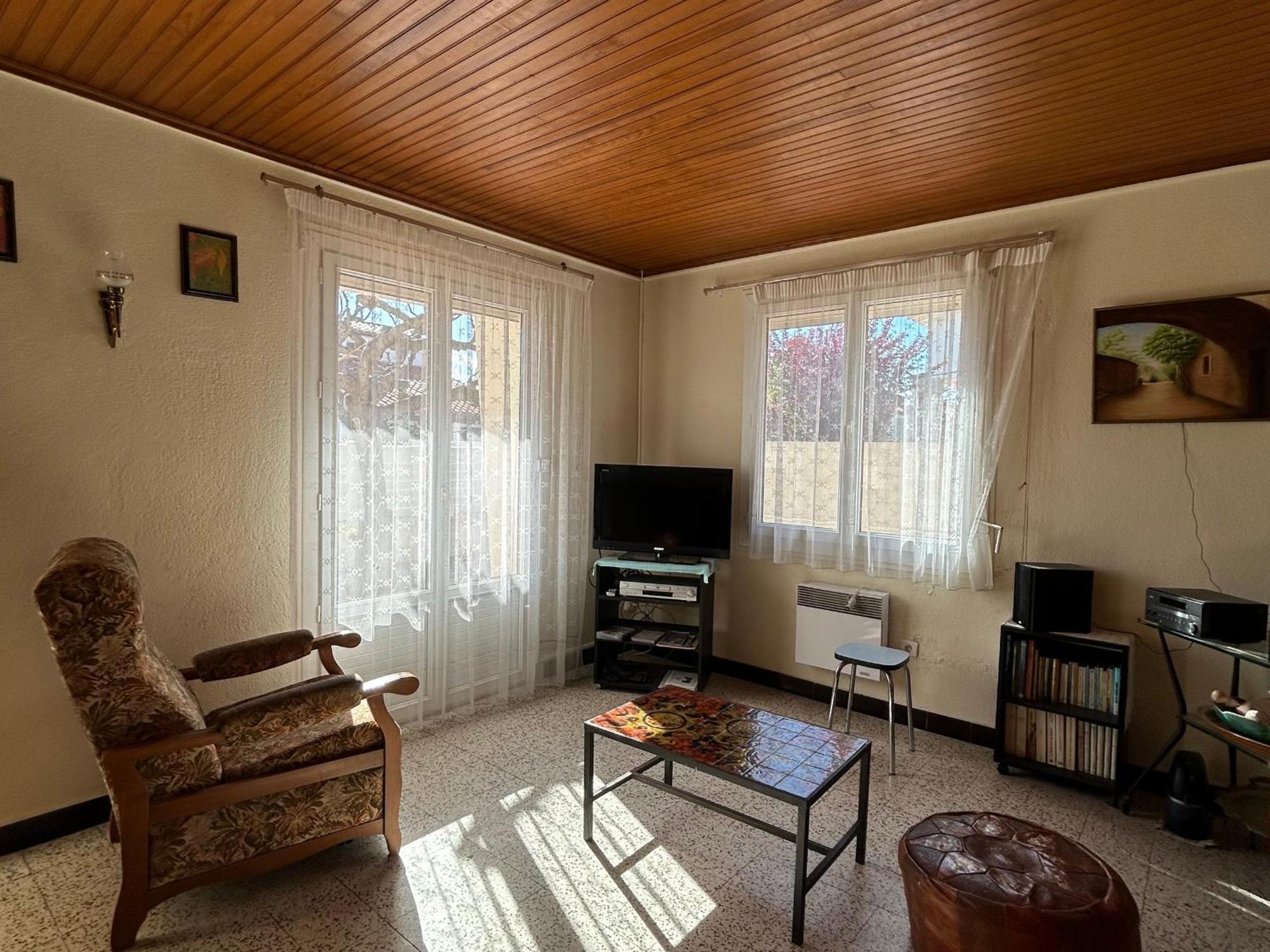 Maison Familiale A Saint-cyprien, Proche Et Commerces - Fr-1-732-75 Ferienhaus *