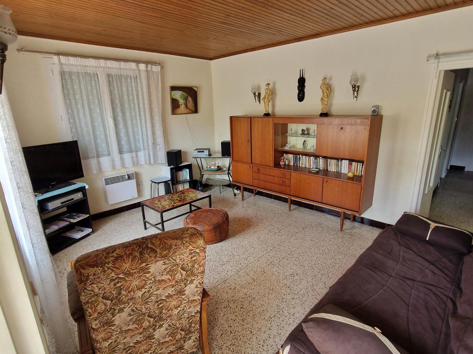 Maison Familiale A Saint-cyprien, Proche Et Commerces - Fr-1-732-75