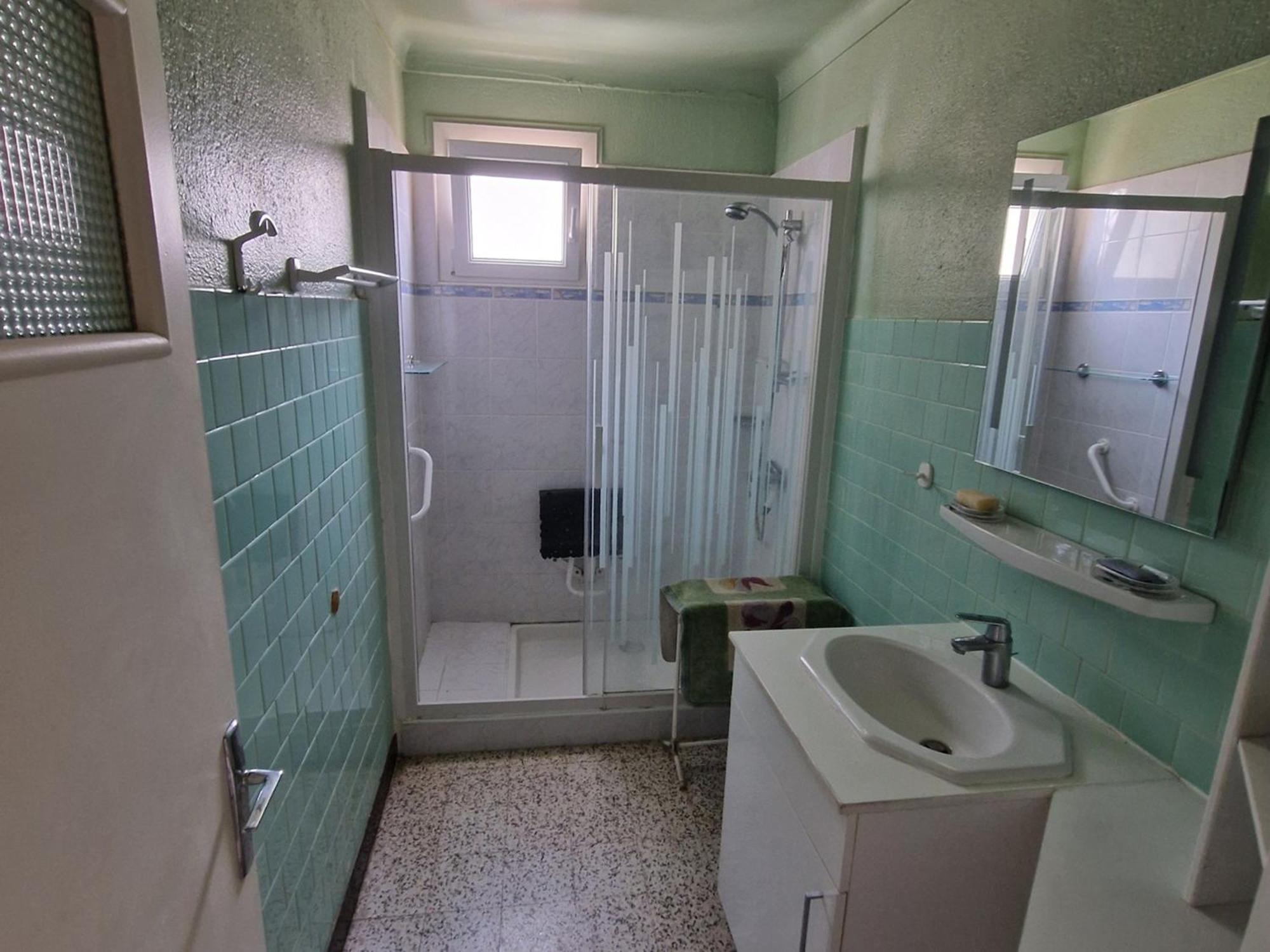 Maison Familiale A Saint-cyprien, Proche Et Commerces - Fr-1-732-75 Ferienhaus *