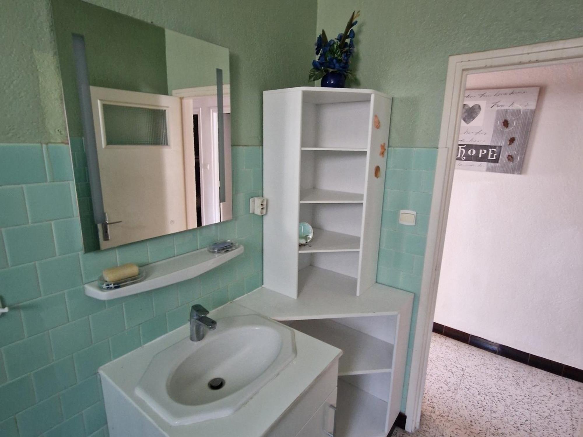 Maison Familiale A Saint-cyprien, Proche Et Commerces - Fr-1-732-75 *