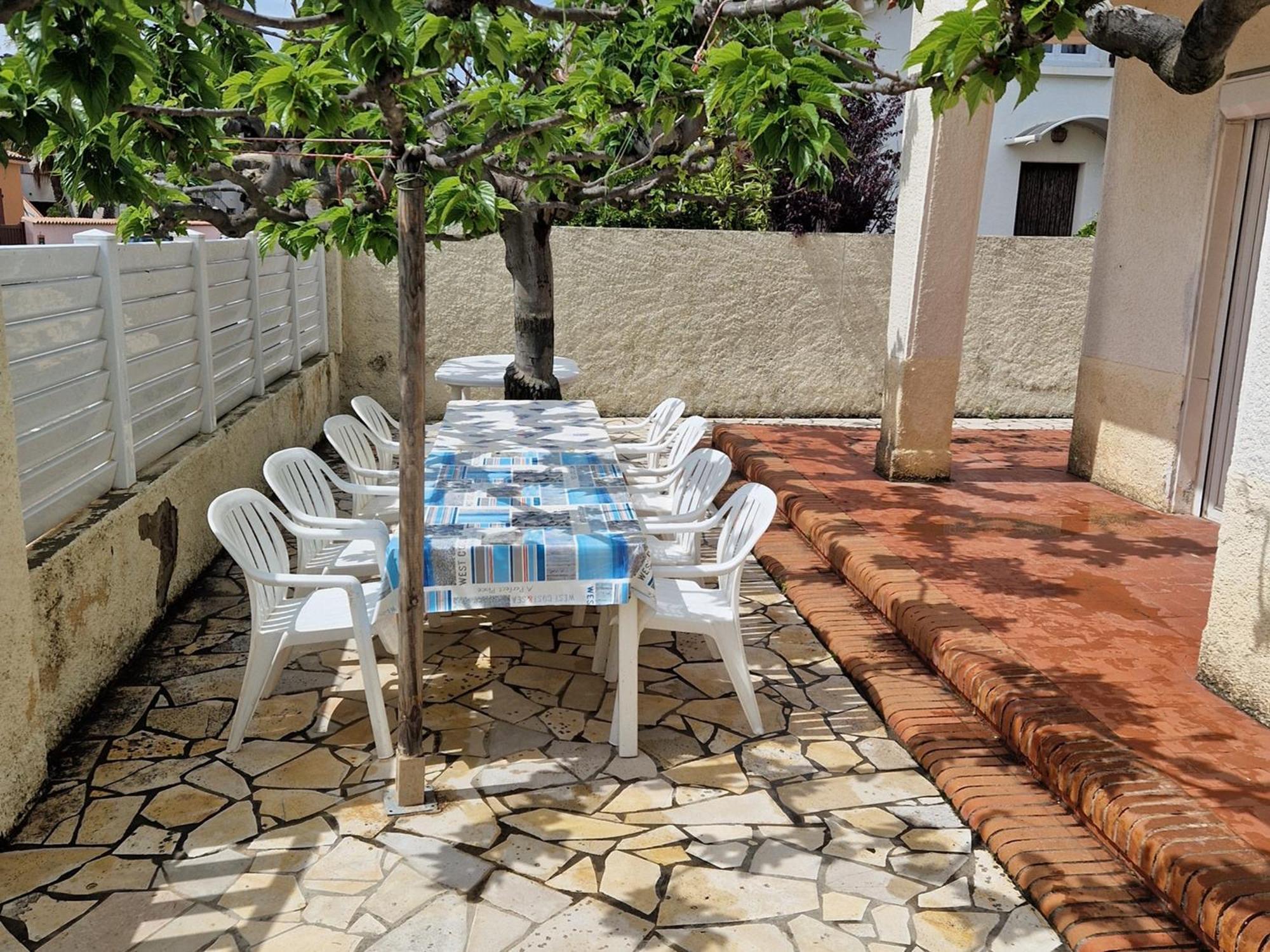 Maison Familiale A Saint-cyprien, Proche Et Commerces - Fr-1-732-75 Saint-Cyprien (Pyrenees-Orientales)